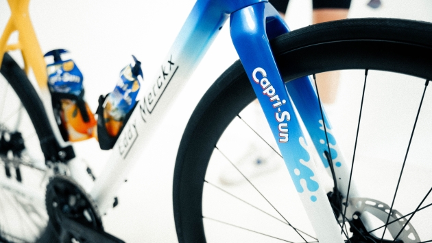 Capri-Sun und Eddy Merckx launchen Sondermodell-Rennrad - Quelle: Capri-Sun x Eddy Merckx